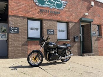 2011 Triumph Bonneville 865 SE, huge spec, 16000 miles